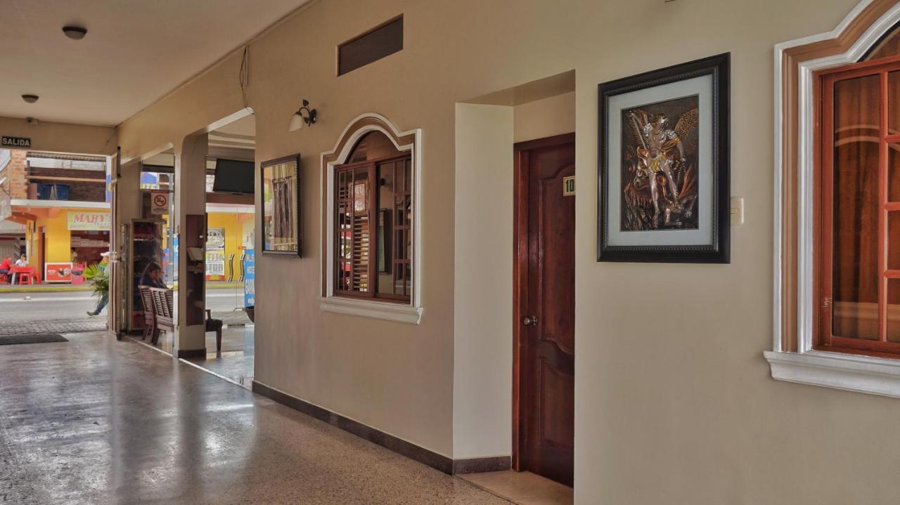 Vallejo Hotel Huaquillas Buitenkant foto