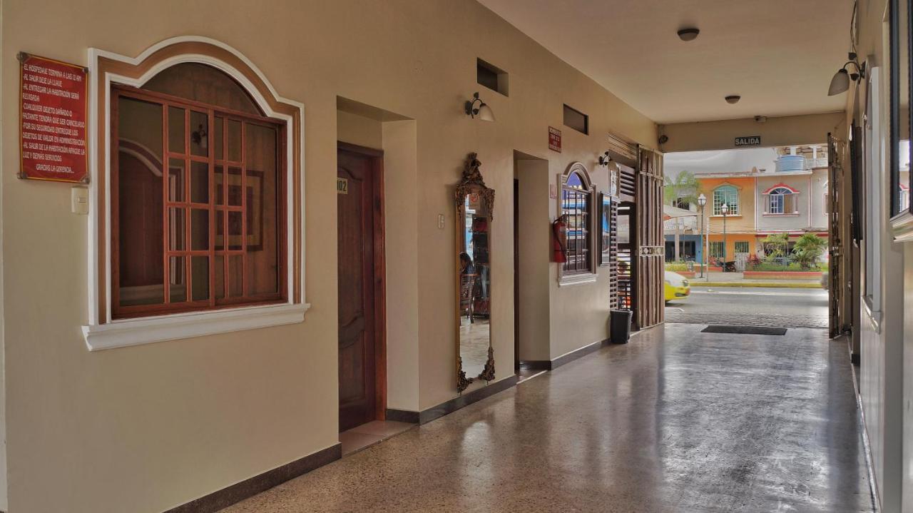 Vallejo Hotel Huaquillas Buitenkant foto