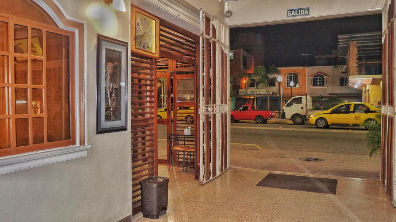 Vallejo Hotel Huaquillas Buitenkant foto