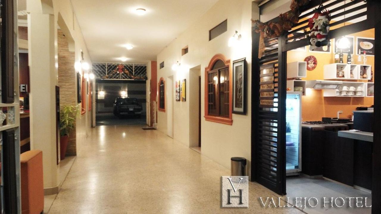 Vallejo Hotel Huaquillas Buitenkant foto
